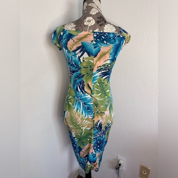 Privy Tropical Floral Print with Tie Front Body Con dress in blues & greens-XS - Picture 2 of 13
